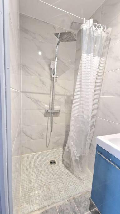Appartement Hypercentre 301 +Wifi+Independant+ Cuisine Toilette Salle De Bain Privative Valenciennes Eksteriør bilde