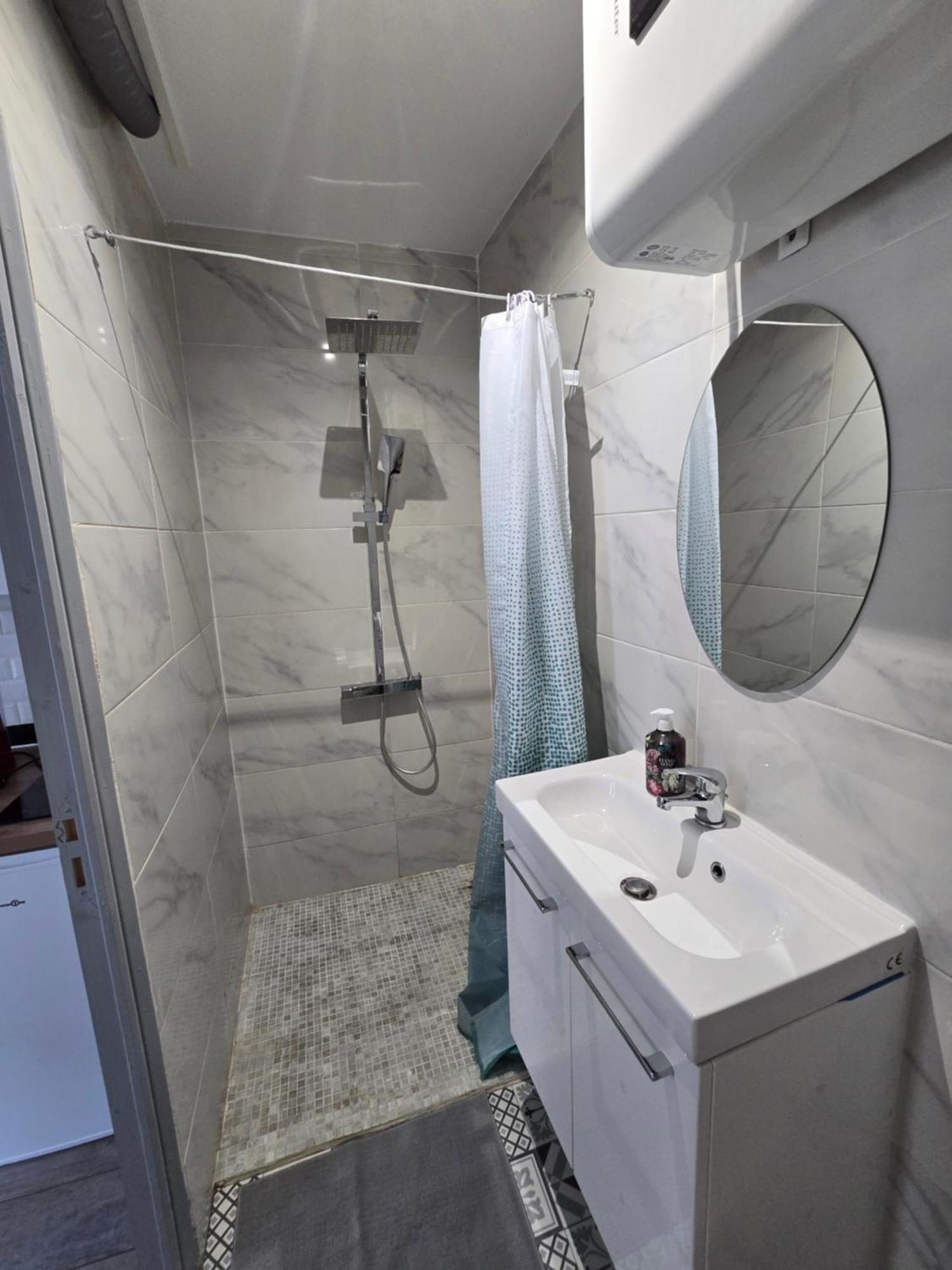 Appartement Hypercentre 301 +Wifi+Independant+ Cuisine Toilette Salle De Bain Privative Valenciennes Eksteriør bilde